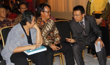 Dialog Murid dan Guru Soal Siapa Yang Lebih ‘Nakal’?