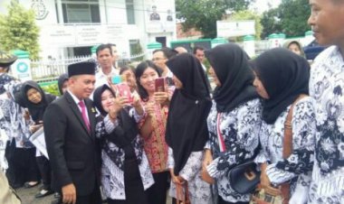 Penuhi Janji, Walikota Pangkalpinang Tingkatkan Kesejahteraan Guru