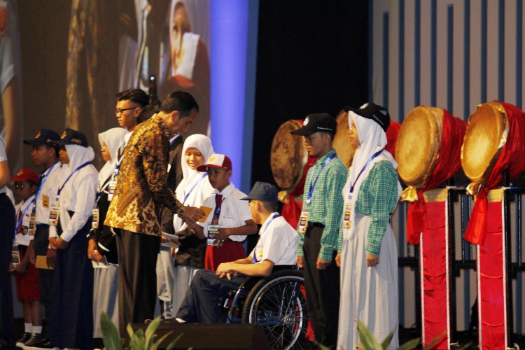 Program Indonesia Pintar Cegah Siswa Putus Sekolah