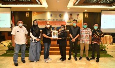 Tim English Smart Sukses Gelar Belajar English Dengan Logika