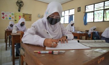 Kasus Covid Meroket, Mayoritas Orang Tua Tak Setuju PTM