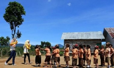 Praktik Lapangan: Upaya Meningkatkan Kompetensi Pedagogik Bagi Mahasiswa Calon Guru