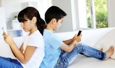 Orang Tua Harus Cermat Batasi Anak Gunakan Internet 