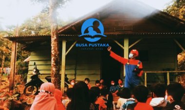 Mang Adi Pejuang Literasi Penyedia Akses Baca