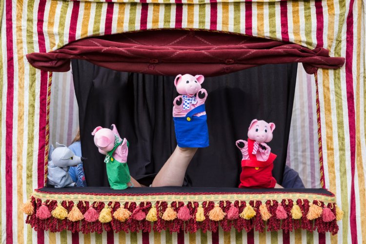 Ingin Anak Fasih Bahasa Inggris? Kenali Media Puppet Show! 