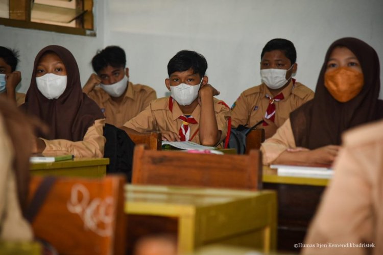 PTM 100% Menjadi Polemik, Kasus Covid-19 di Jakarta Meningkat