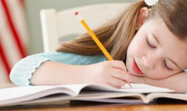 Menulis, Kunci Tingkatkan Literasi Anak, Guru wajib Tahu !