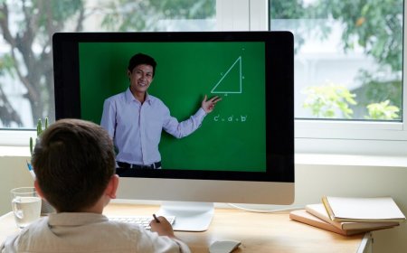 TUNTUTAN KOMPETENSI GURU ABAD 21