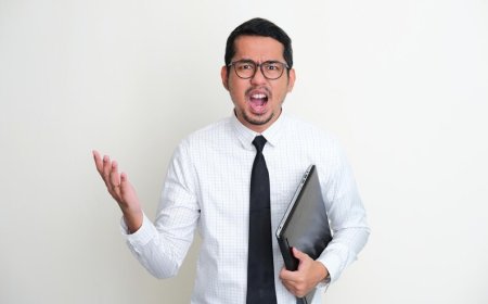 Menghindari Status Guru Killer: Seni Mendidik dengan Kebijaksanaan