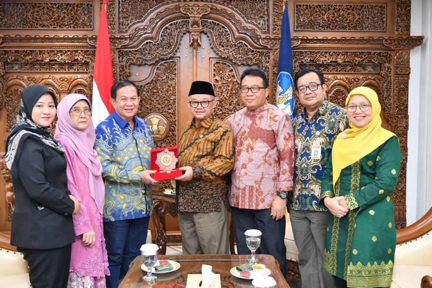 Di Hadapan Mendikdasmen, APKASI dan Adiluhung Sampaikan Telah Tingkatkan Mutu Ribuan Guru dan Siswa